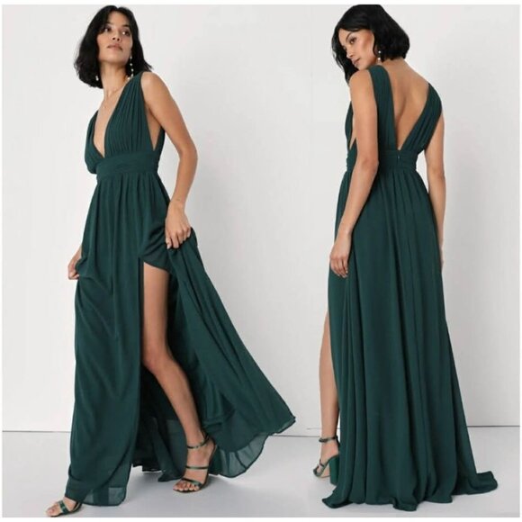Lulus Dresses & Skirts - Lulus Emerald Green Maxi Dress With Plunging Neckline & Side Slit Size Large